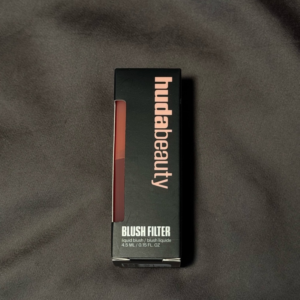HUDA BEAUTY Blush Filter - Soft Coral